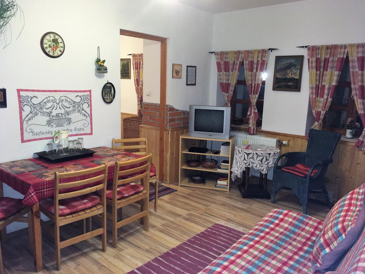 Bakonyi Apartmanhaz Epleny Bagian luar foto