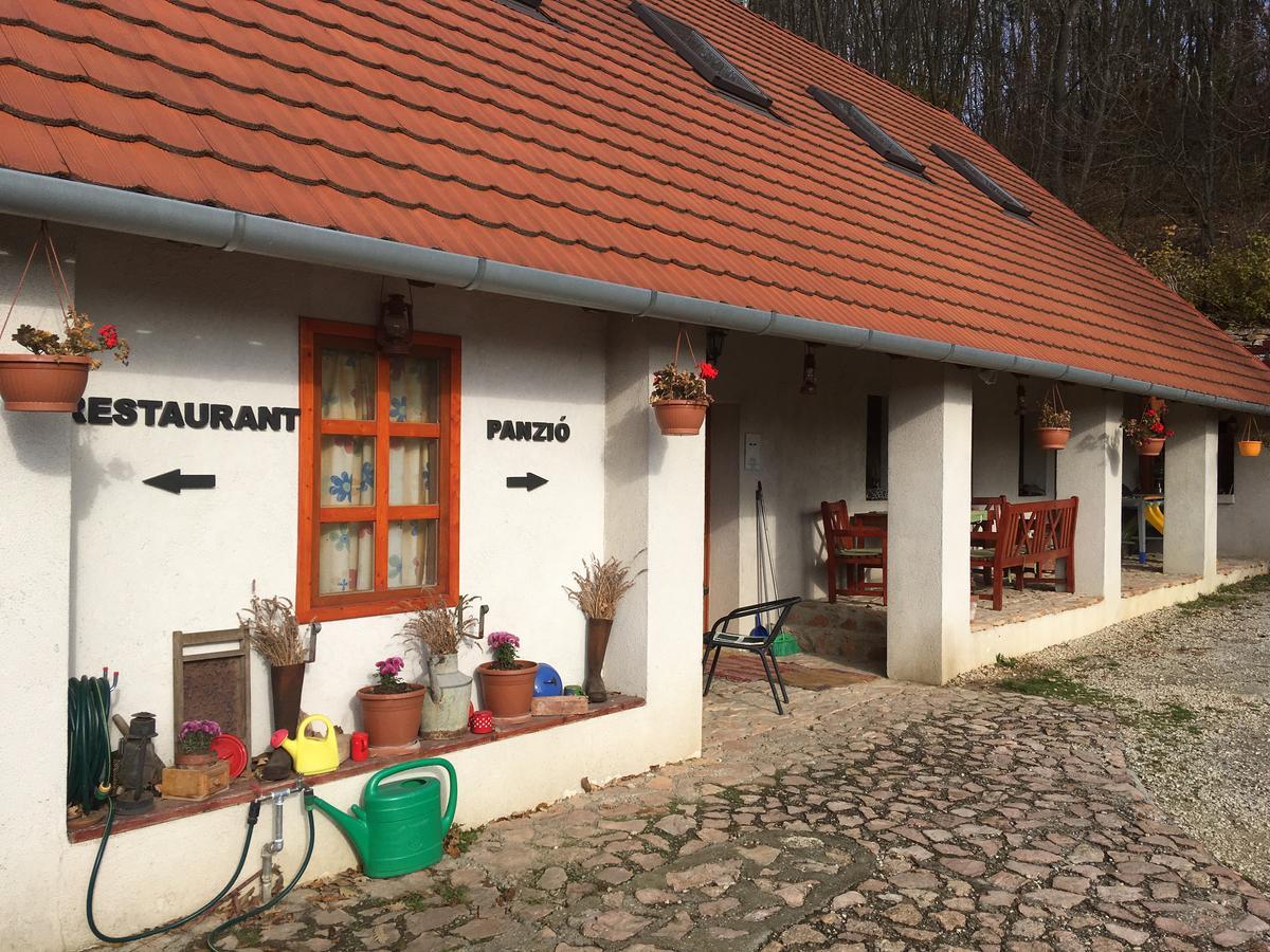 Bakonyi Apartmanhaz Epleny Bagian luar foto